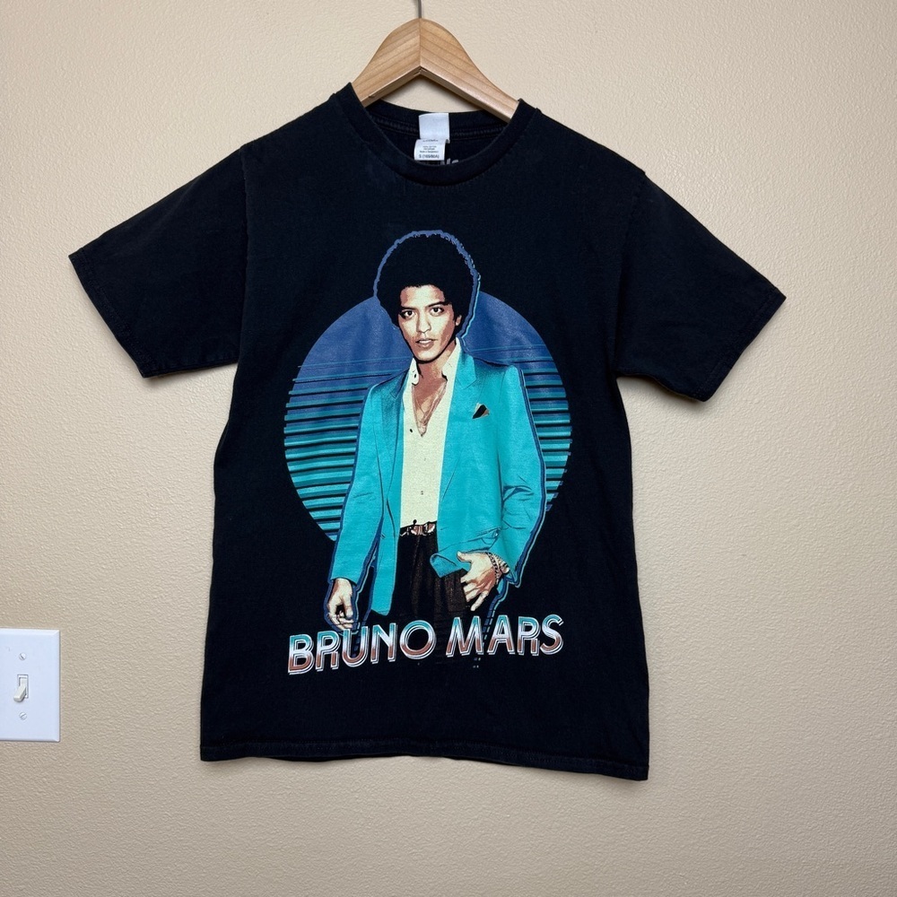 Bruno Mars Moonshine Jungle Tour 2013 Concert T Shirt- Small